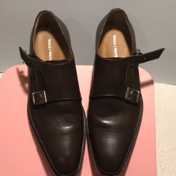 Wall +water .real nice used mens 9 1/2 dress shoes. main image 4